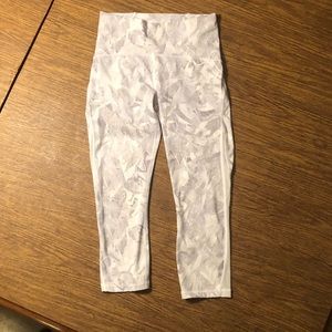 LuLuLemon Cropped Ladies Leggings